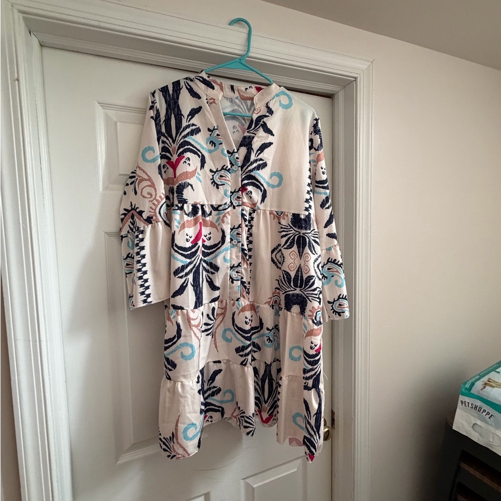 Elegant Blue and Cream Patterned Dress - Picture 2 of 4